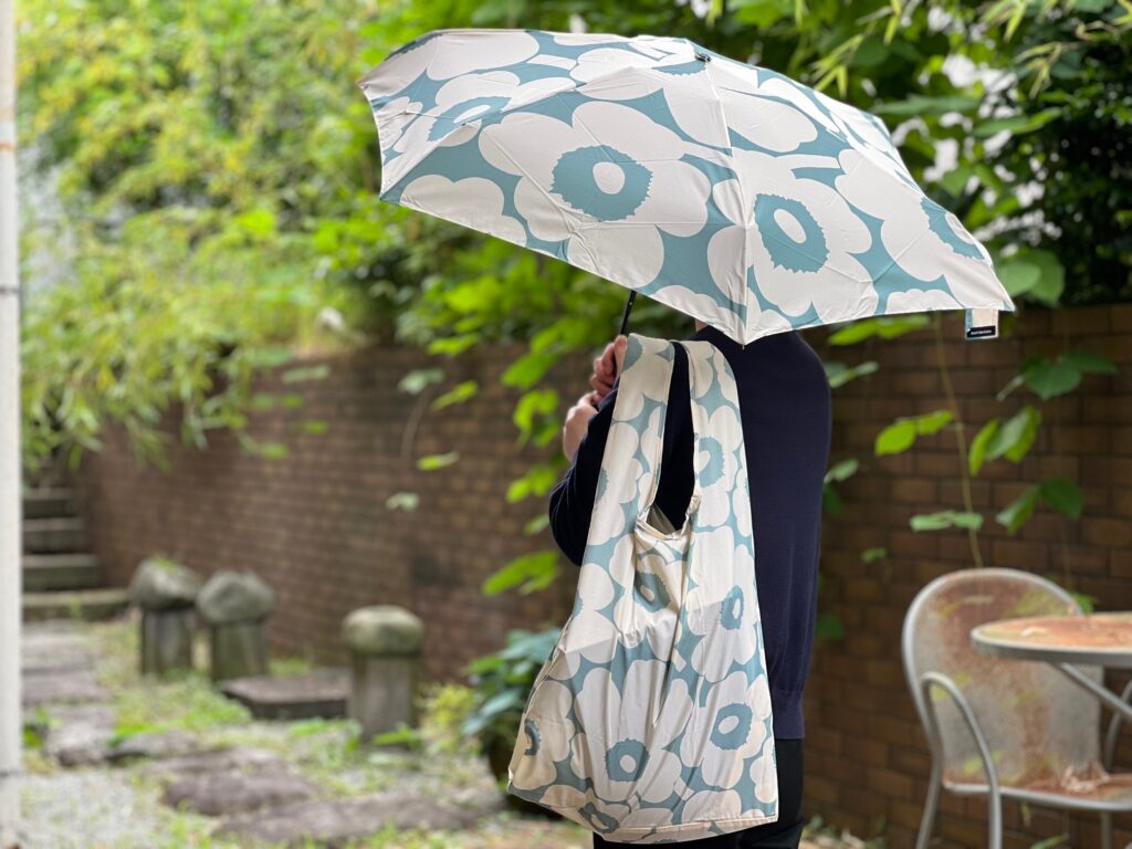 マリメッコの折り畳み傘で楽しく梅雨を乗り切る！